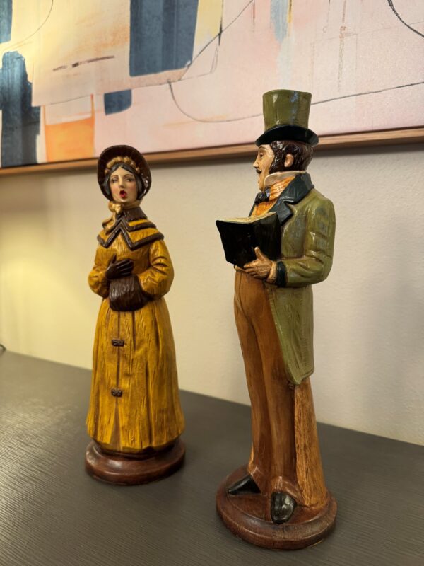 Vintage Christmas Caroler Figurine Set – Hand-Painted Victorian Holiday Decor - Image 4